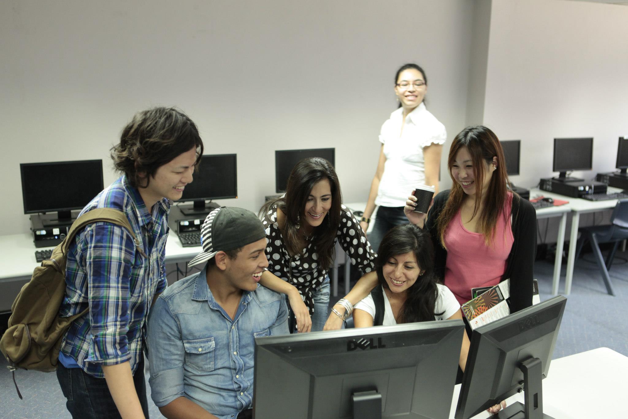 Computer room.jpg